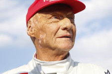 Meghalt Niki Lauda, a sebesség megszállottja földön és levegőben, sportban és üzletben
