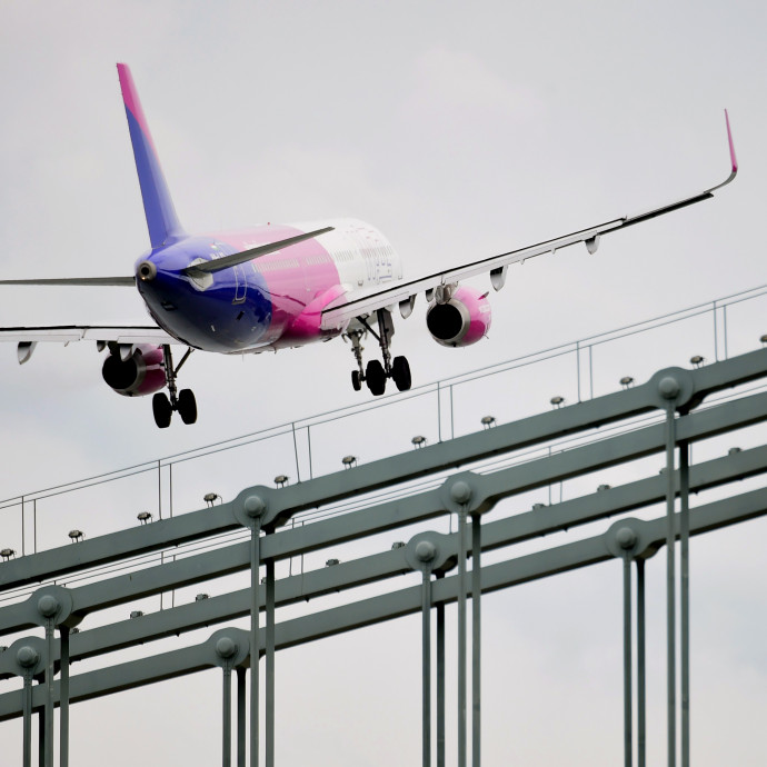 A Wizz Air késik a legtöbbet Angliában, átlagosan 23 perccel nem tudja tartani a menetrendjét