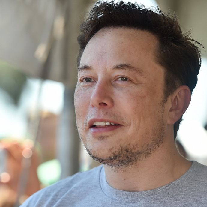 A könnyes szemű Musk elveit feladva állt le üzletelni az olajhatalmakkal