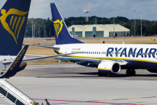 Beperelték a Ryanairt a sztrájk miatt törölt járatok utasai