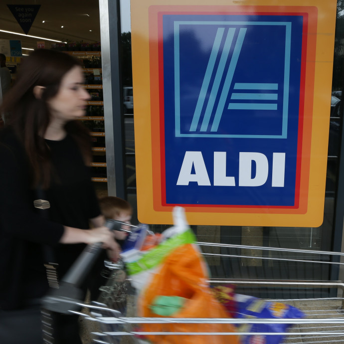 Az Aldi fizeti a legtöbb készpénzt, mégis a Lidlnél lehet a legjobban keresni
