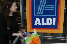 Az Aldi fizeti a legtöbb készpénzt, mégis a Lidlnél lehet a legjobban keresni