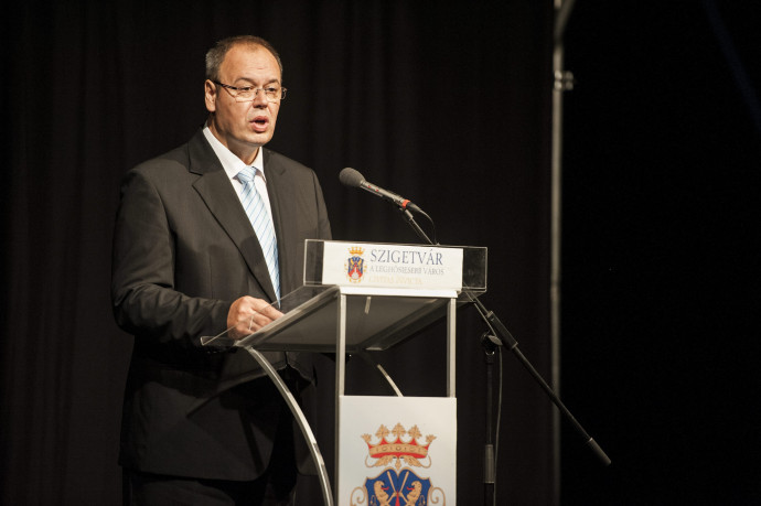 Szigetvár, 2014. szeptember 8. Kolovics János, Szigetvár polgármestere beszél a Zrínyi-napok zárórendezvényén, a szigetvári várban 2014. szeptember 7-én. MTI Fotó: Sóki Tamás