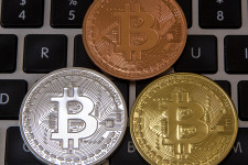 Egydolláros bitcoint dobtak piacra, és még ehető is