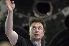 Most már akár le is csukhatják Elon Muskot, a Tesla vezérét