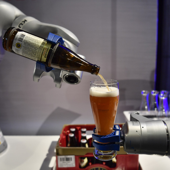 A szlovákok munkáját fenyegetik leginkább a robotok, de ez nekünk sem jó hír