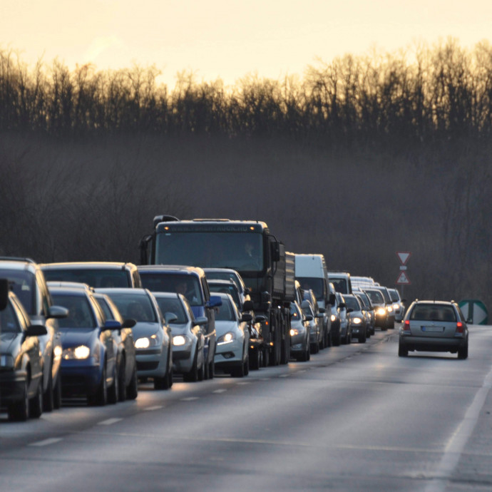 Magyarországon minél öregebb és környezetszennyezőbb az autód, annál kevesebb adót fizetsz
