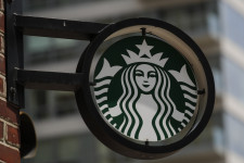 Újításokkal csábítana több embert kávézóiba a Starbucks