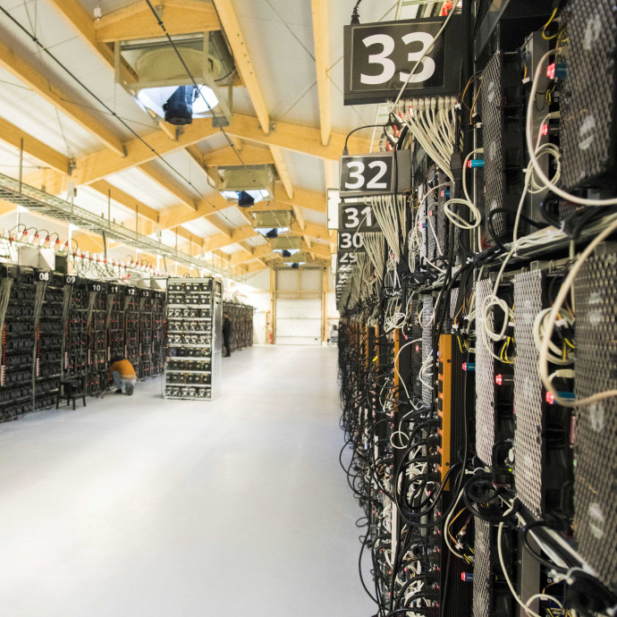 Több mint 60 milliárd forintnyi bitcoint öntöttek a piacra