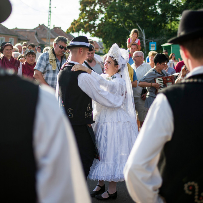 Erős a házasságkötési szezon, de nem ez fogja megóvni Magyarországot a demográfiai katasztrófától