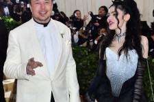 Elon Musk popsztár barátnőjének akart bevágódni, börtönbe kerülhet miatta