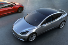 Nyereséget ígér a 11 milliárdos büntetés után a Tesla-vezér