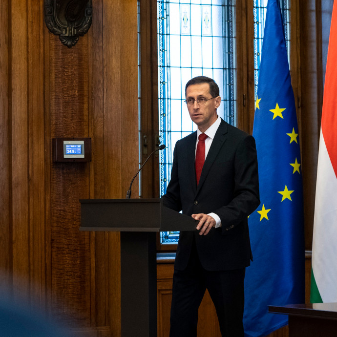 Durva csúsztatással védi a kormány a kötvényprogramot