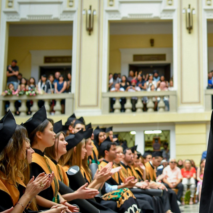 A keleti nyitás miatt érkező külföldi diákokra a sokszorosát költi a magyar állam, mint a hazaikra