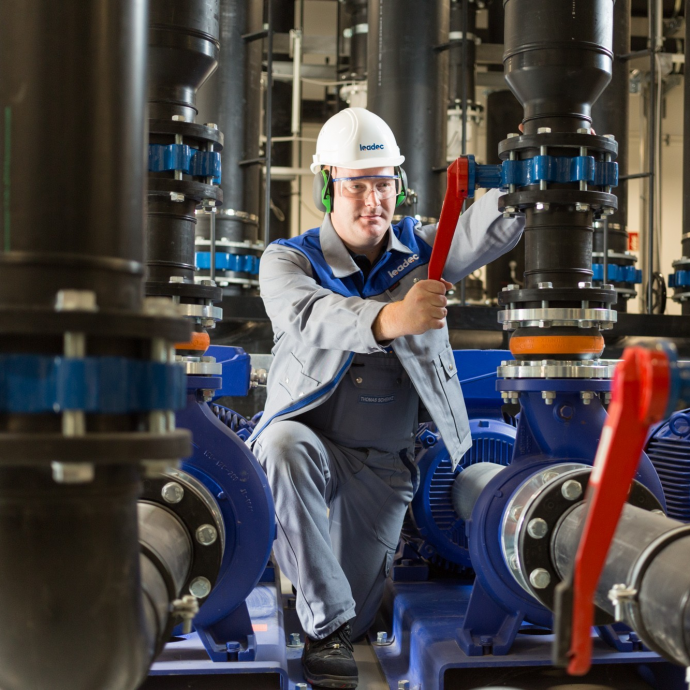 Adatszemüveg és virtuális valóság: szinte olyan lesz az autógyári munka, mint egy videójáték