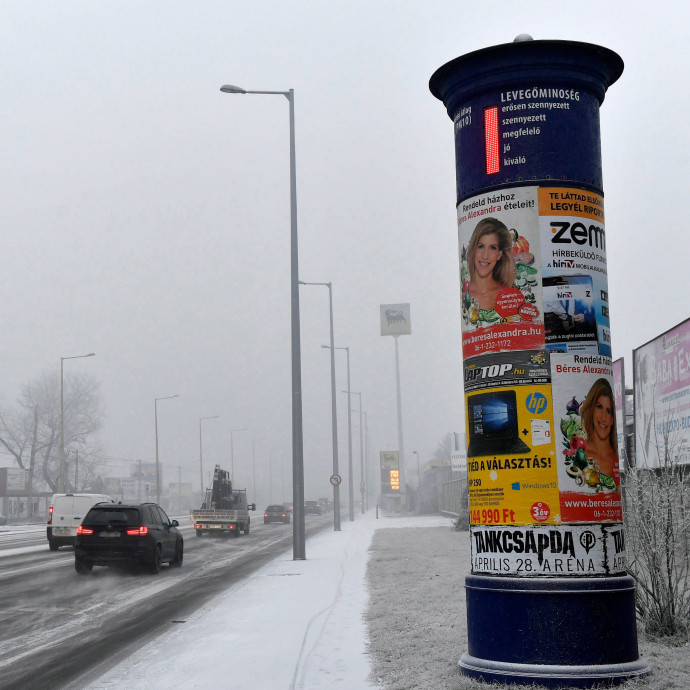 A piaci hirdetések egy részét is irányba állítaná a kormány