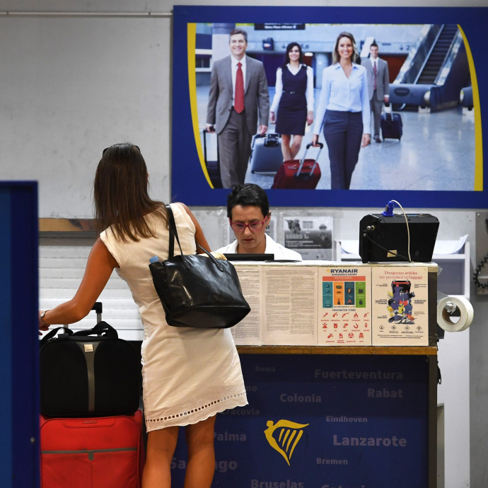 Vizsgálat indult a Ryanair és a Wizz Air ellen az új csomagpolitikájuk miatt