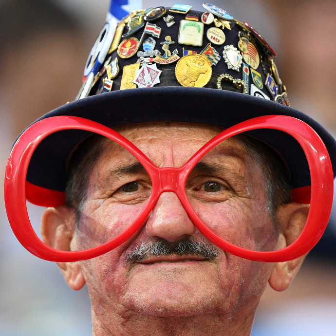 A szemüvegkeretek nagy része eladhatatlanul porosodik a raktárakban