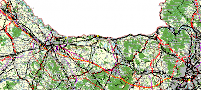 Piros-sárga szaggatott vonallal az új vasútvonal a törökbálinti kiágazástól a rajkai határátkelőig