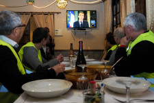 Minimálbér-emelést harcoltak ki az utcán a franciák