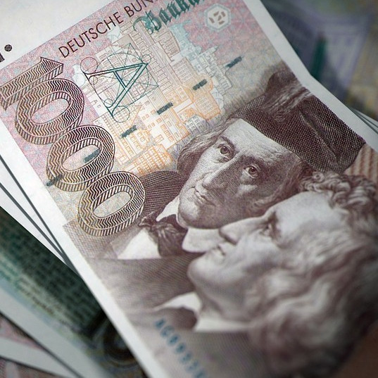 Még mindig több mint 12 milliárd márka maradt a németek párnacihájában