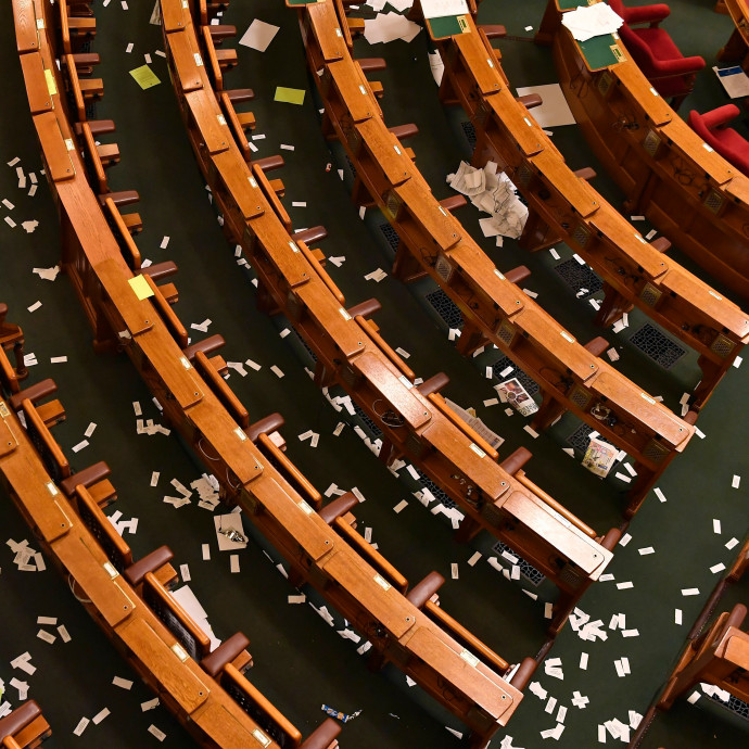 Nem viszik túlzásba a túlórát a Parlamentben és az elnöki hivatalban