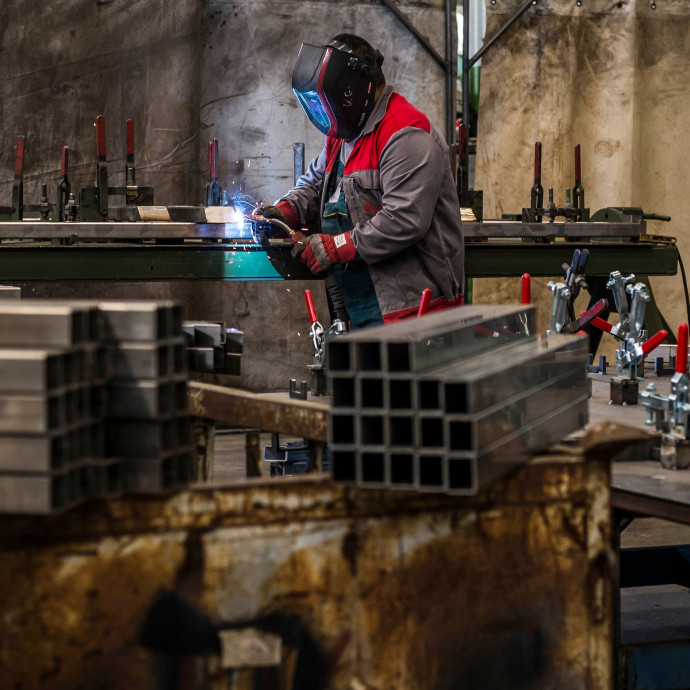 Egy évtizede folyamatosan egyre többet túlóráznak a magyarok