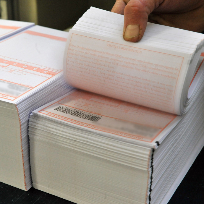 Hiába folyik már egy éve az e-recept bevezetése, marad a papír