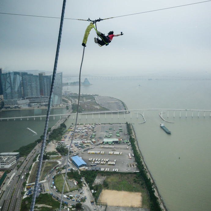 Nem szórják úgy a pénzüket a kínaiak, ahogy várták tőlük, és ez nagy baj
