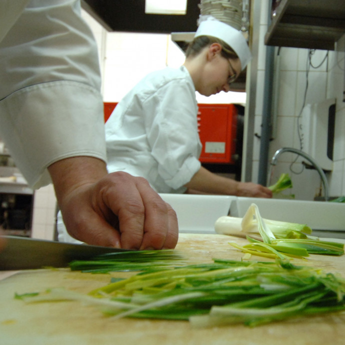 Minimálbéresek nélkül 45 százalékkal magasabb lenne az átlagbér