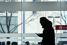 Durvul a Huawei és a fejlett világ közötti sakkjátszma