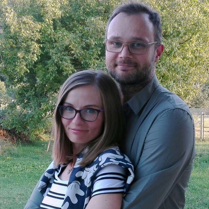 Egy balatoni faluban élő házaspár uralja a magyar YouTube-ot