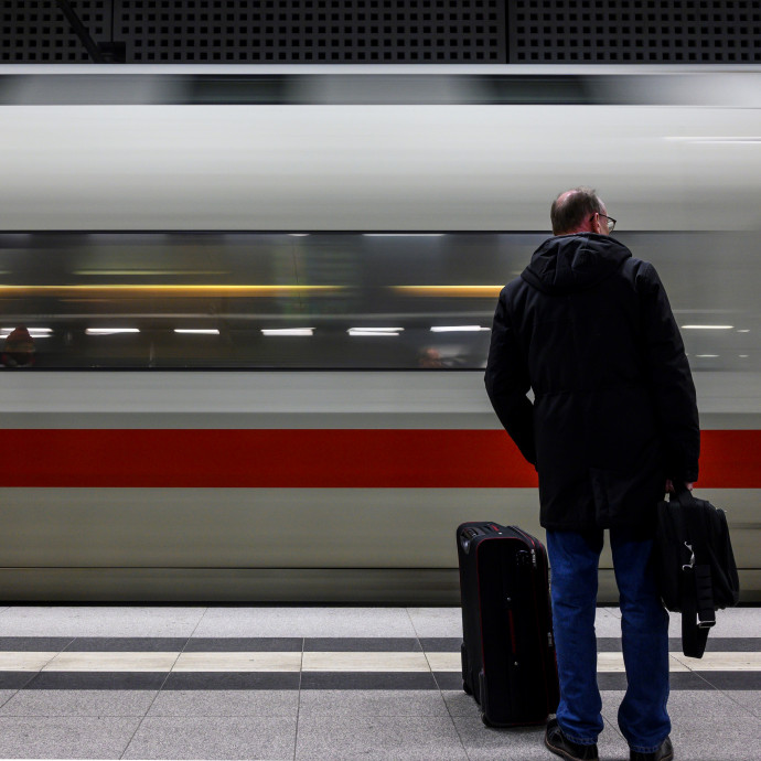 Életmentő lehet a kék szín a metró- és vonatállomásokon