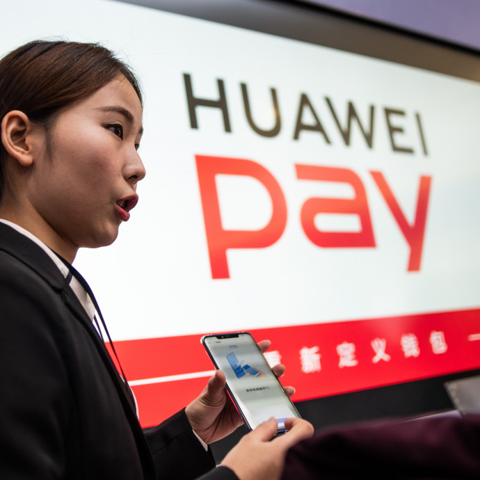 Amerika még jobban megszorította a világ egyik legnagyobb mobilcégét