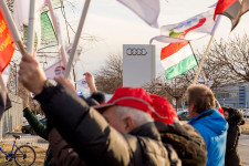 Az Audi hét vezetőjének fizetéséből kijönne a 11 ezer győri munkás béremelésének fele