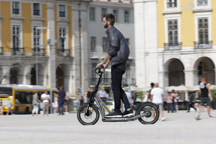 A BMW új, elektromos rollere Lisszabonban. Fotó: BMW