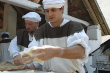 Rakd fel a tetőt, adok érte egy marhát, így vásároltunk 600 éve