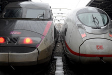 Nem egyesülhet a Combino villamosok és a 4-es metrókocsik gyártója