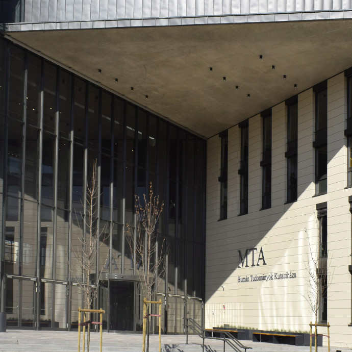 Mit mondanak a közgazdasági kutatások a versenyképességről?