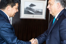 A Kína-barát Magyarország ellenáll az amerikai Huawei-fóbiának