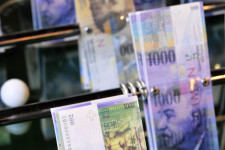 Svájc egy picit ráijeszt a világ pénzmosóira: áttervezik a leggyanúsabb bankjegyet