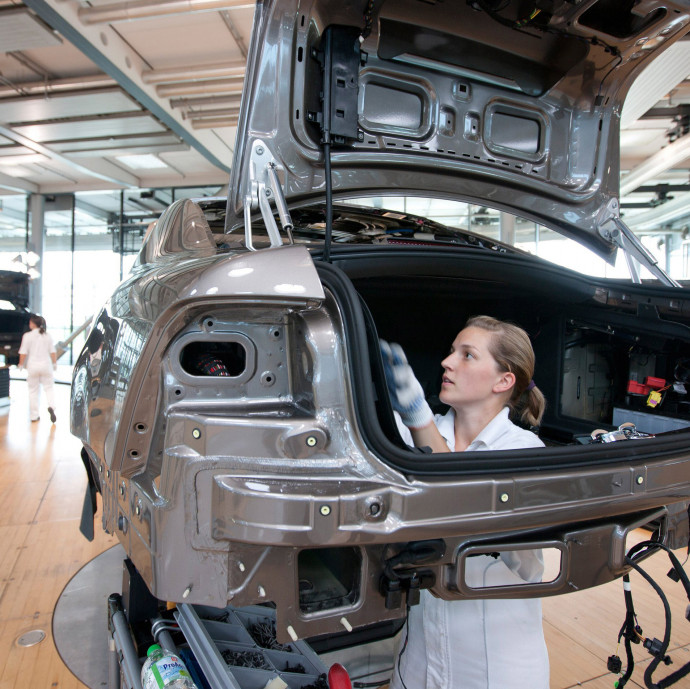 A konyhástól a mérnökig mindenki kap másfél millió forint bónuszt a német Volkswagennél