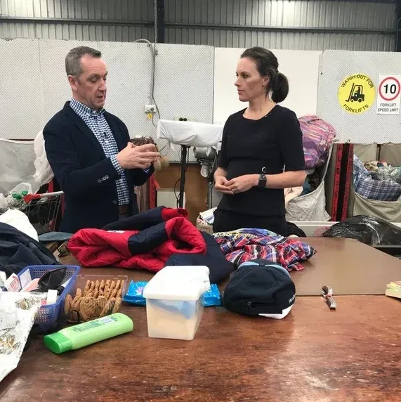 Ledarálják a használt ruhákat, és abból készítenek új fonalat, hogy megmentsék a bolygót