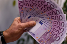 Befellegzett a bűnözők és a korrupt politikusok kedvenc bankjegyének