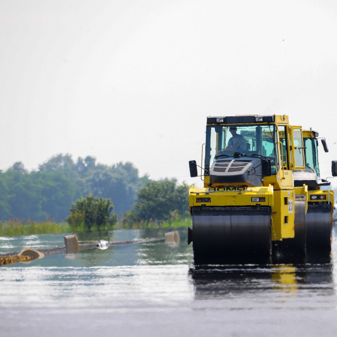 A járvány árnyékában 100 milliárdnyi közbeszerzést húzott be Mészáros Lőrinc és üzleti köre