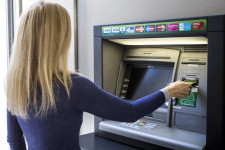 Úgy volt, csökkentik a tranzakciós illetéket, de mégsem
