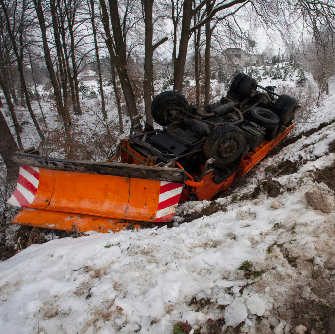 Mészáros Lőrinc üzleti köre 12 milliárdból sózza a magyar utakat