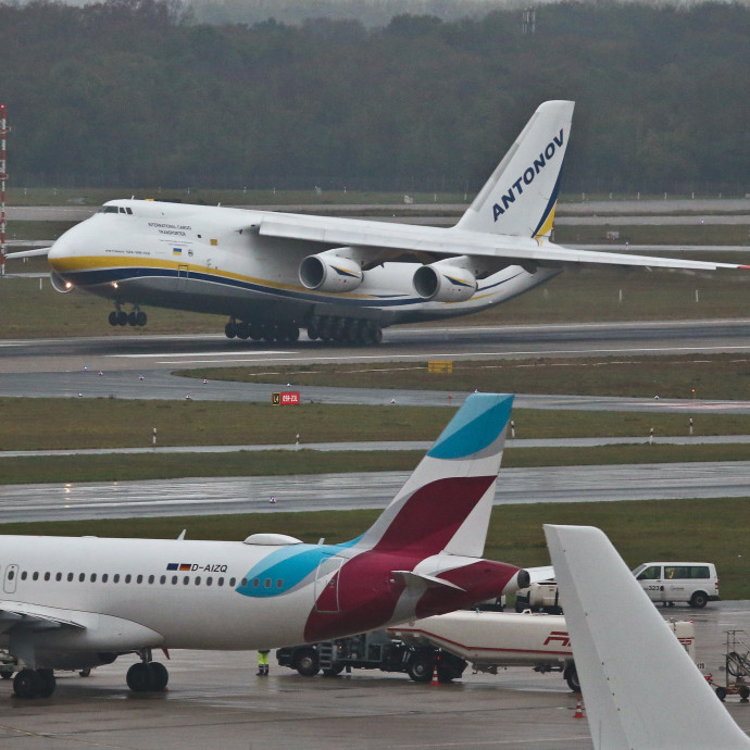 Kevesebb árut reptetnek, bajban az európai gazdaság