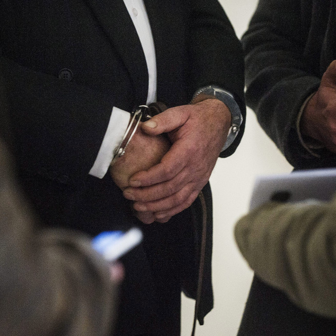 Tóth István János: Ahhoz, hogy ellopjanak százmilliárdot, meg kell fertőzni ezermilliárdot