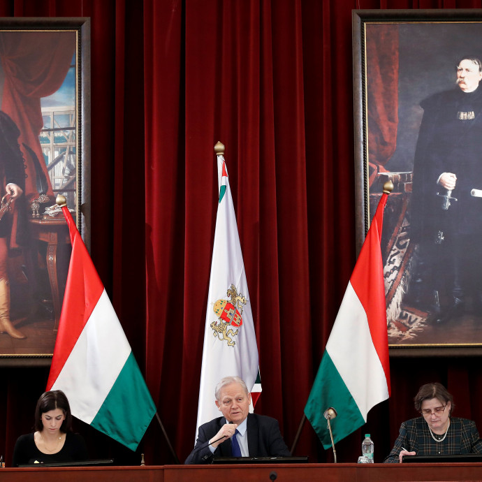 Politikailag többnyire férfiak, szakmailag viszont inkább nők vezetik a magyar önkormányzatokat